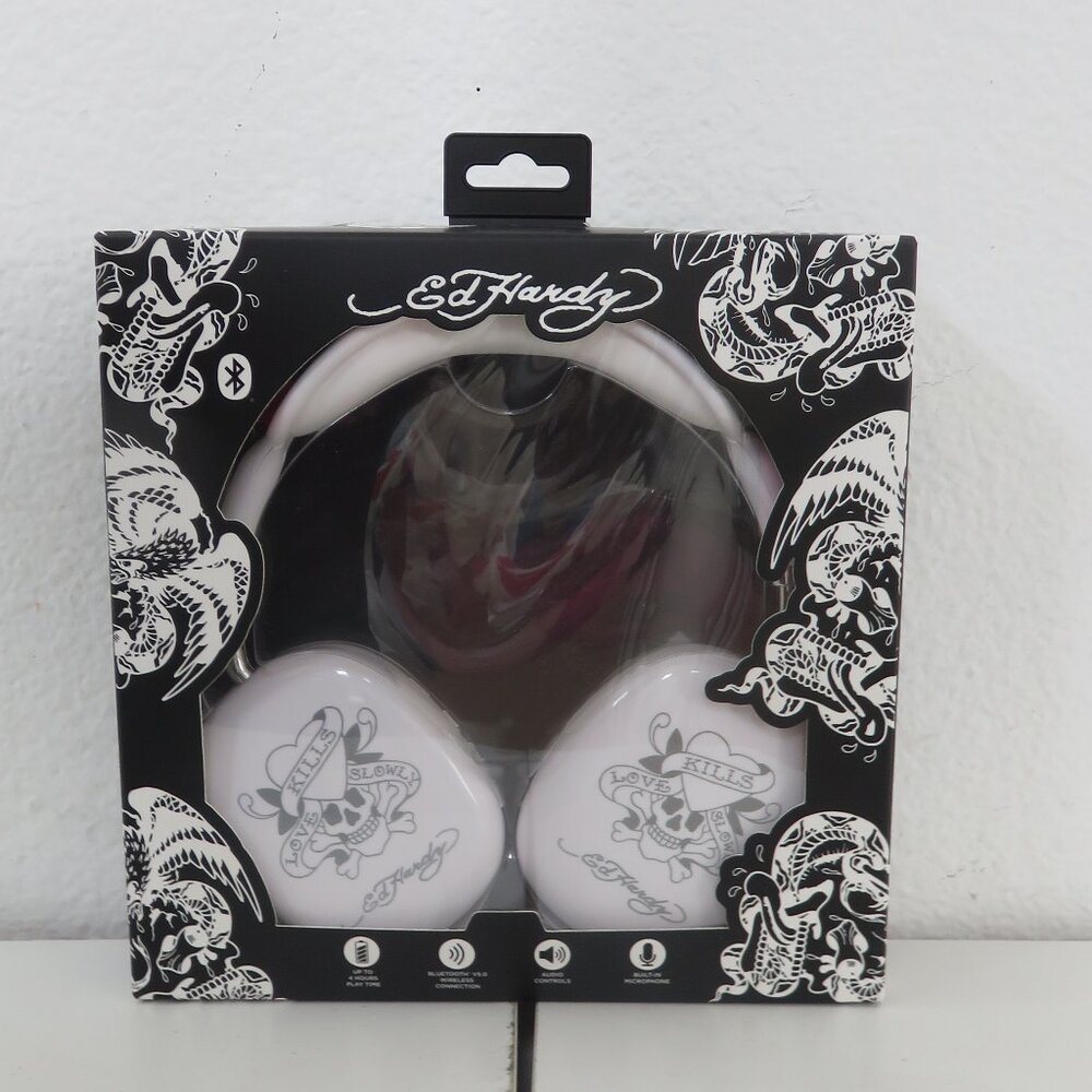 (#127) ED HARDY Bluetooth Wireless Headphones White "Love Kills Slowly"